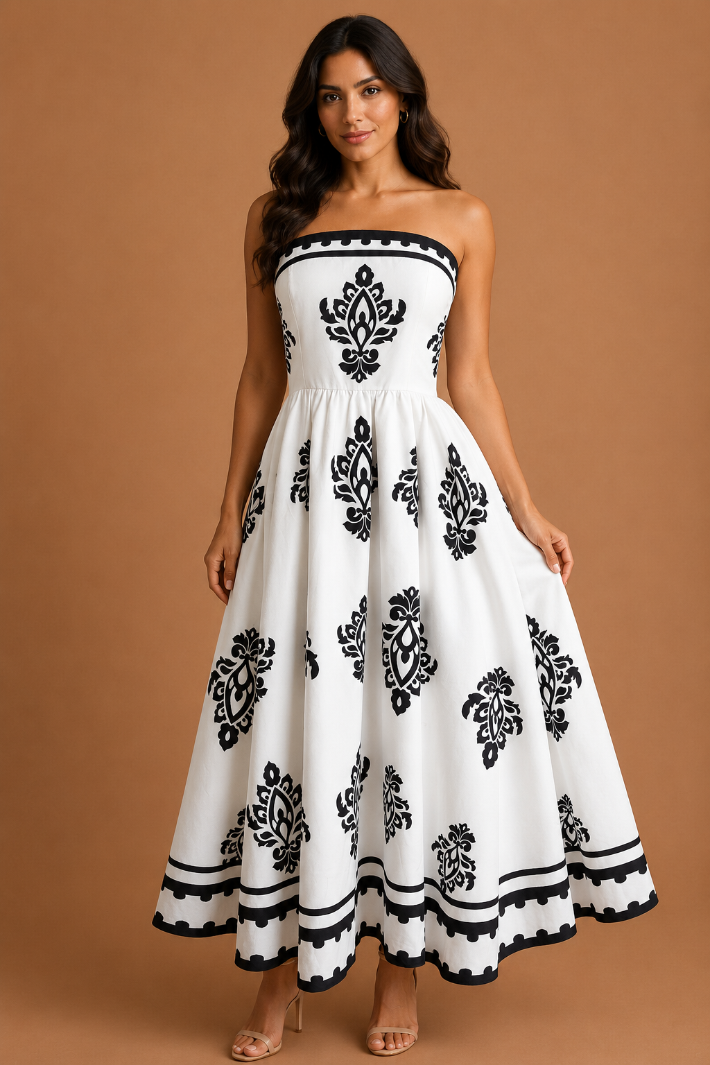 VESTIDO ESCOTADO BLANCO CON ESTANPADO DE FIGURAS NEGRAS