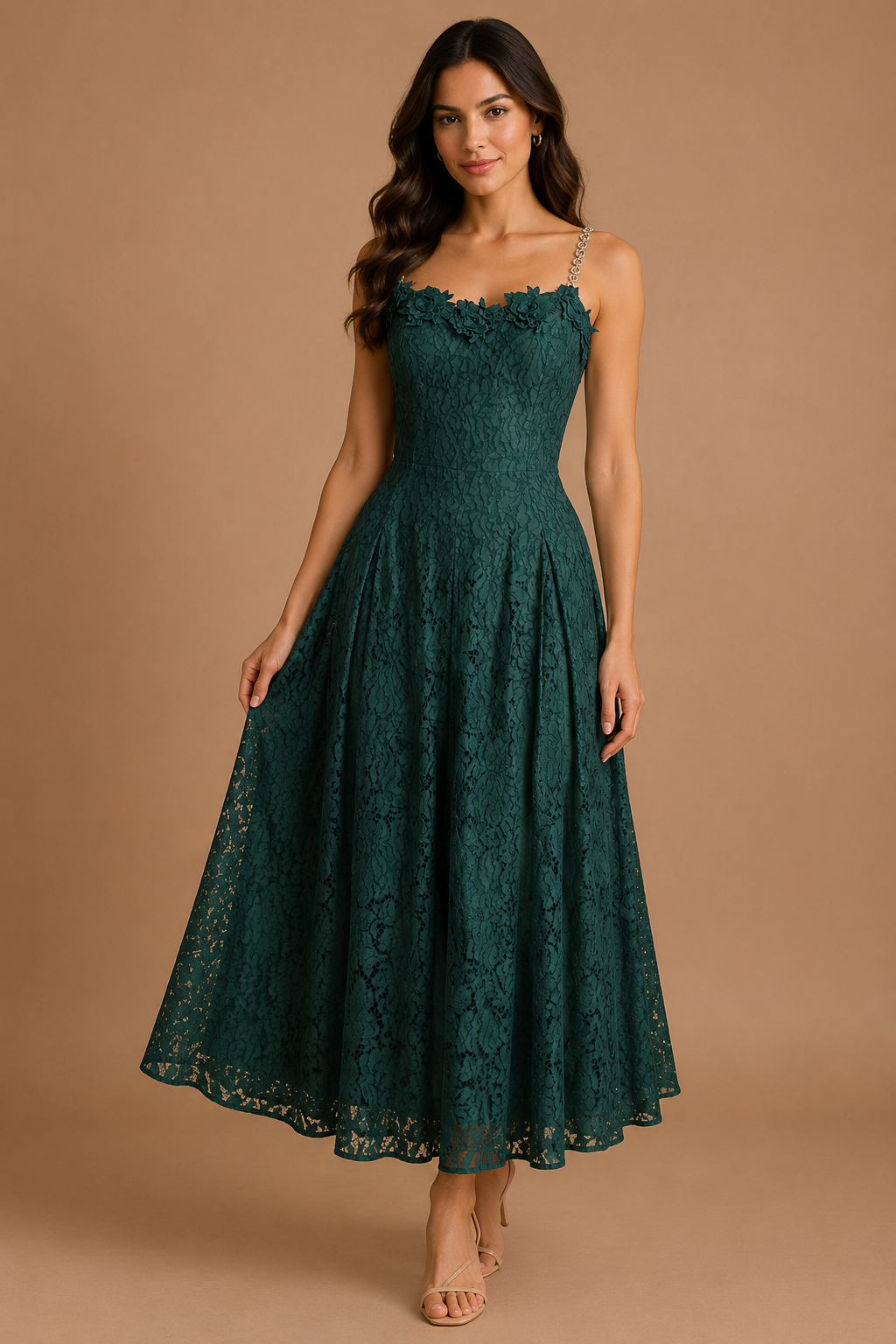 VESTIDO VERDE ESMERALDA CON TIRANTES DORADOS