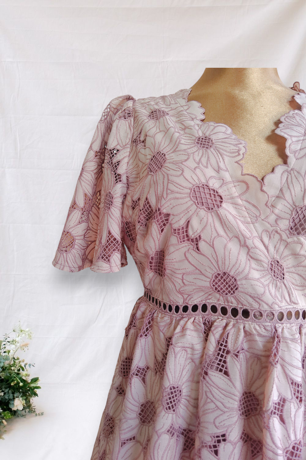 VESTIDO ROSA VIEJO DE FLORES