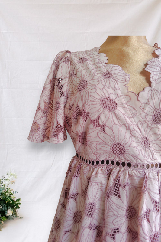 VESTIDO ROSA VIEJO DE FLORES
