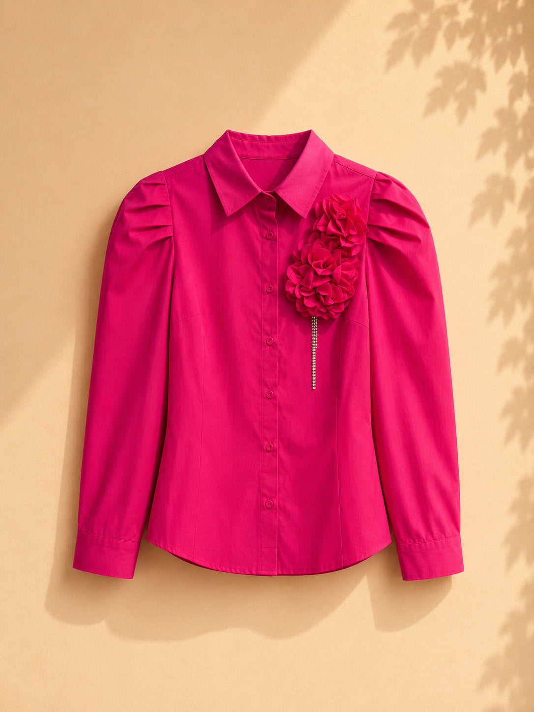 CAMISA FUCSIA CON ROSAS DEL MISMO COLOR