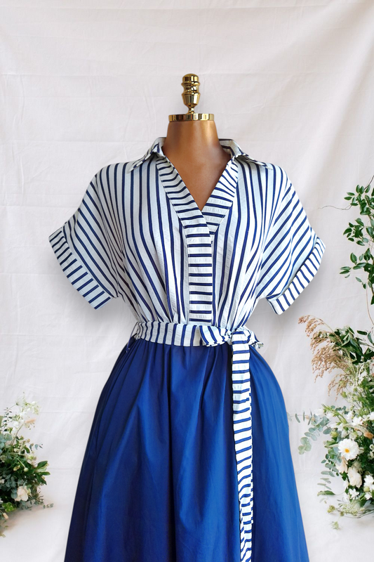 VESTIDO DE RAYAS CON FALTA AZUL CON BLANCO
