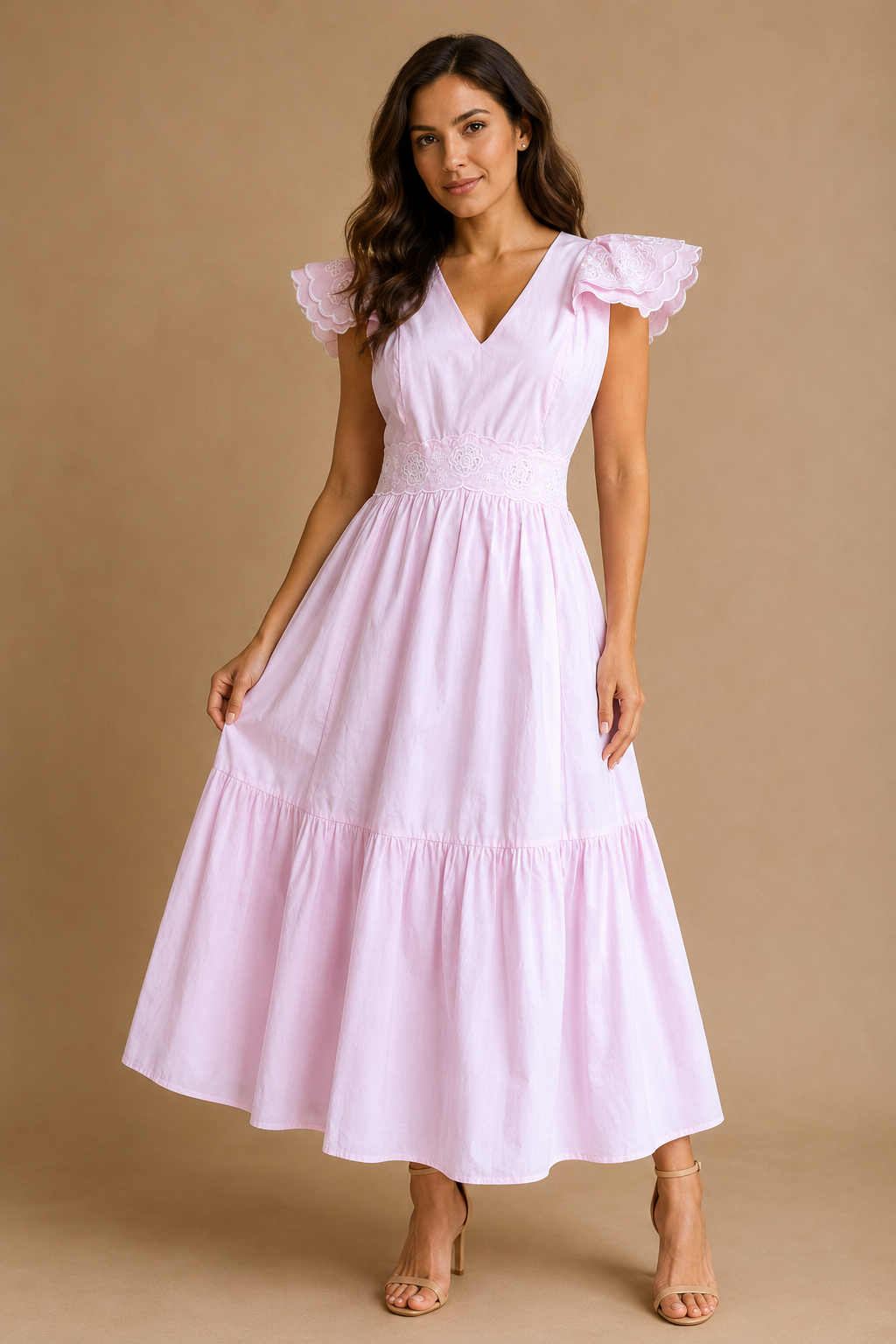 VESTIDO ROSA DE MANGAS DE REVUELO CON BORDADO BLANCO