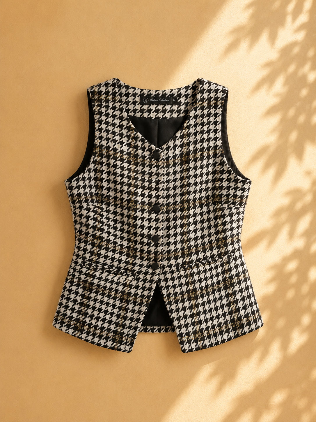 CAMISA TIPO CHALECO CON FIGUERAS BLANCO CON NEGRO