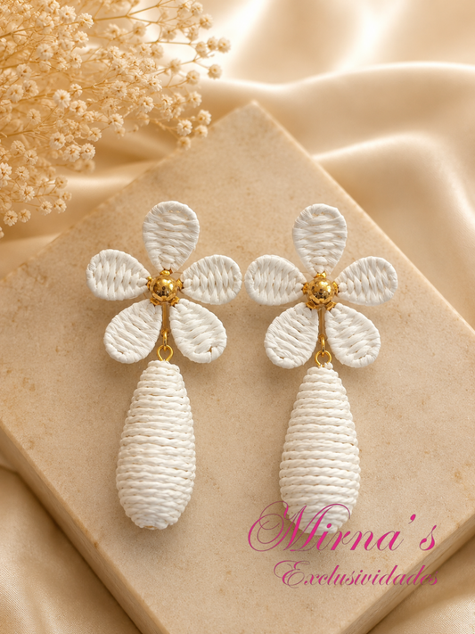 Aretes Flor de Marfil