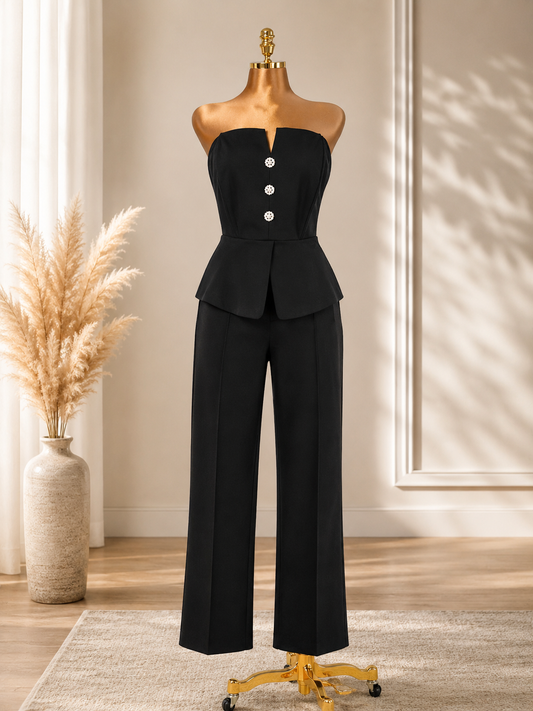 TRAJE NEGRO DE BOTONES DE PERLAS ESCOTADO