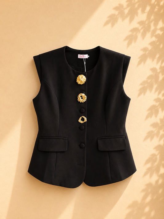 CAMISA FORMAL NEGRA CON BOTONES DORADOS Y NEGROS SIN MANGAS