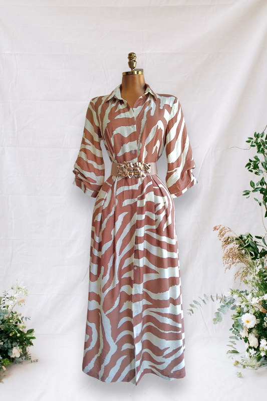 VESTIDO DE MANGAS 3/4 CREMA CON CAFÉ