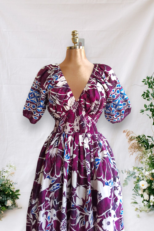 VESTIDO OCRE CON ESTANPADO AZUL Y CREMA