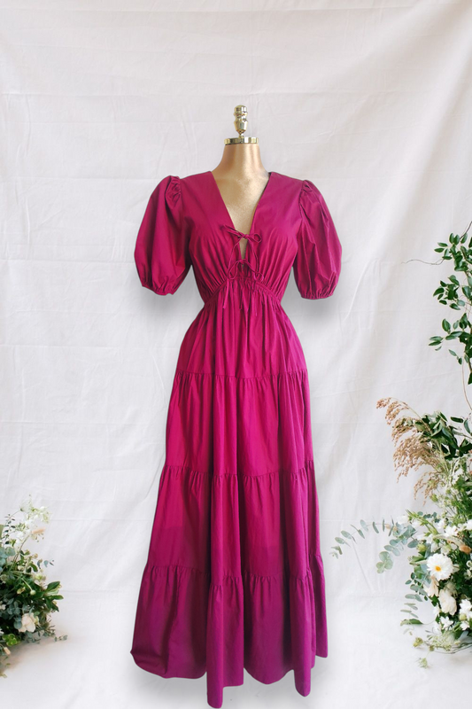 VESTIDO COLOR VINO DE MANGAS BONCACHAS Y CINTAS DE AMARRAR ALFRENTE