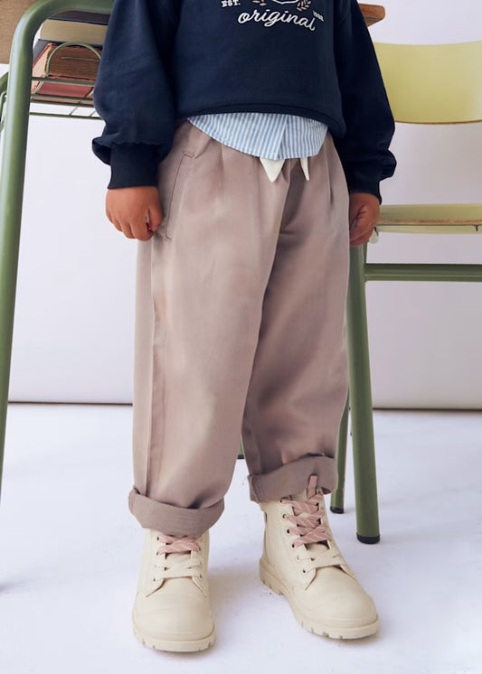 Pantalon barrel con chongo