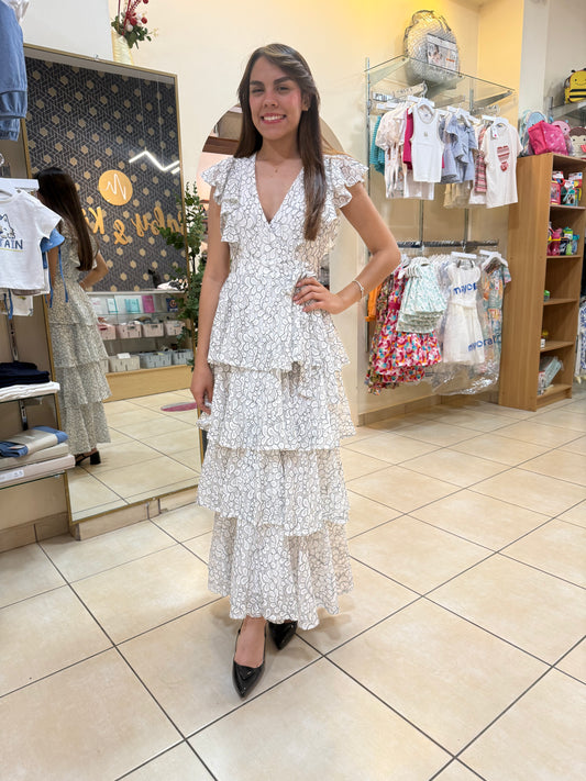 VESTIDO BLANCO CON BORDADOS NEGROS DE MANGAS DE REVUELO