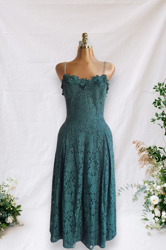 VESTIDO VERDE ESMERALDA CON TIRANTES DORADOS