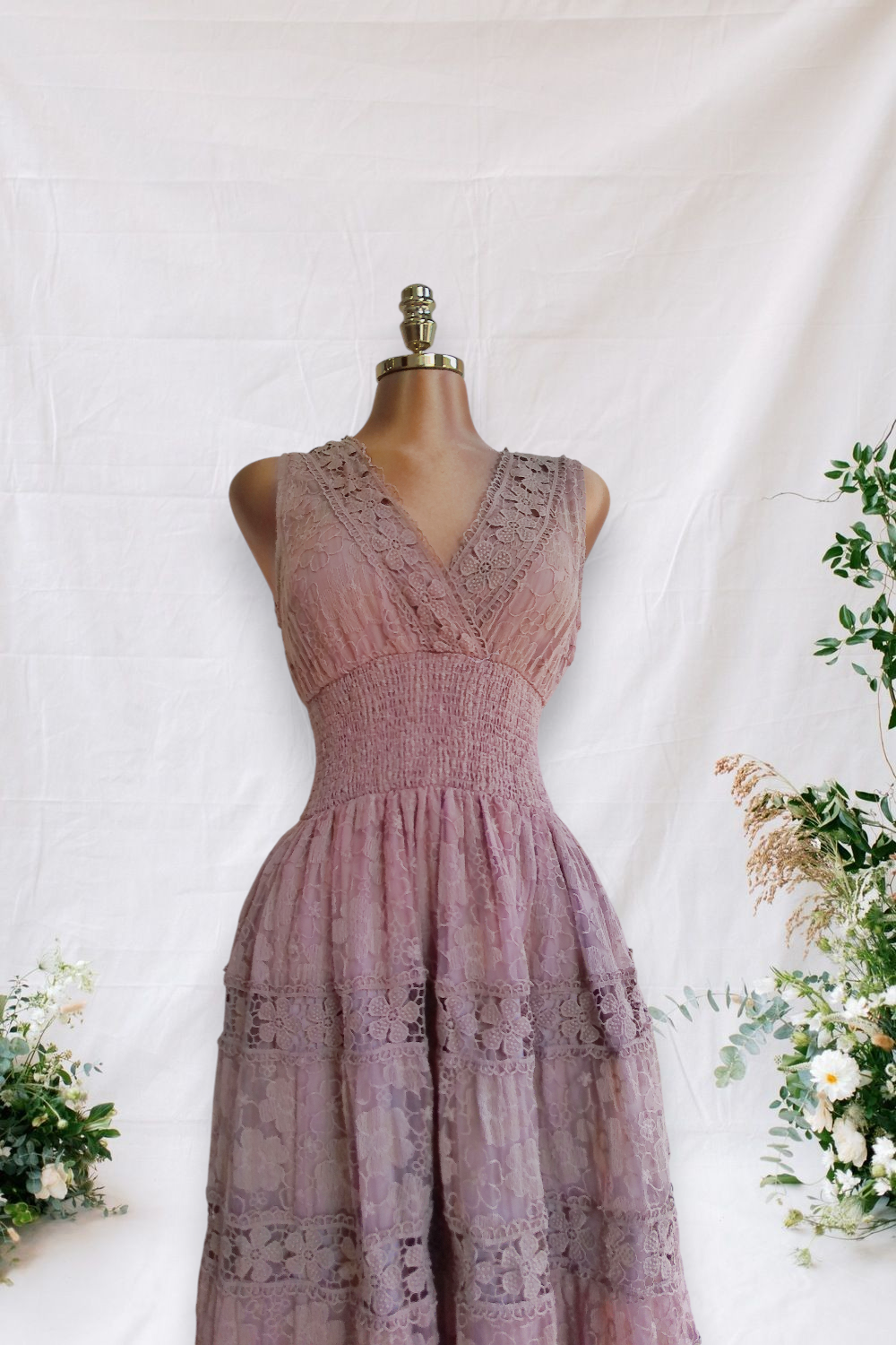VESTIDO CAFE BORADO DE FLORES