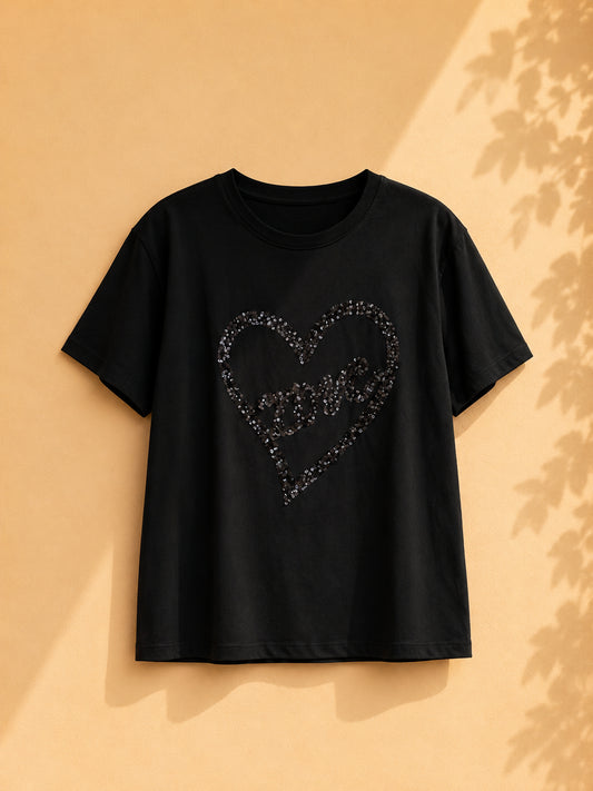 CAMISA CON LETRAS NEGRAS DE LOVE MRCA MUY MUY