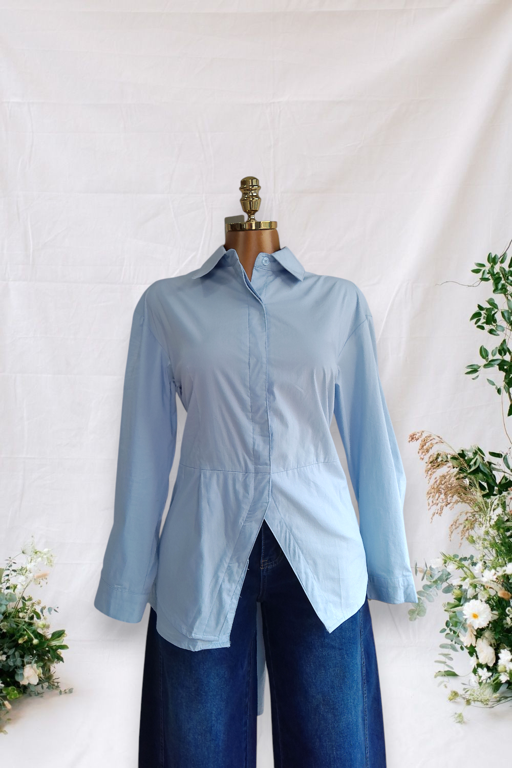 CAMISA AZUL MANGA LARGA CON CINTA DE AMARRE DE CINTURA