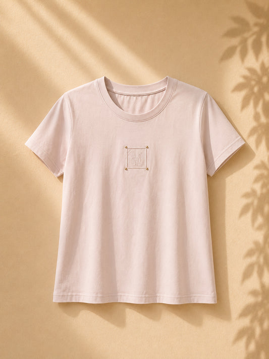 CAMISA CON MIKIE BORDADO Y PUNTOS DORADOS