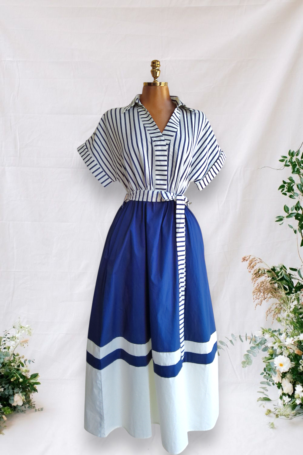 VESTIDO DE RAYAS CON FALTA AZUL CON BLANCO