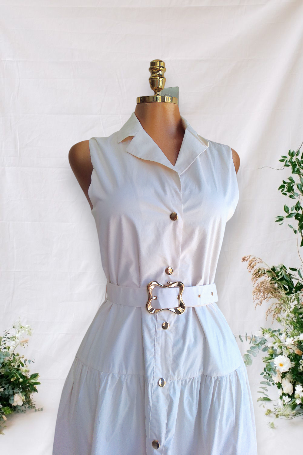 VESTIDO ROSADO DE CINTURON Y BOTONES SIN MANGAS