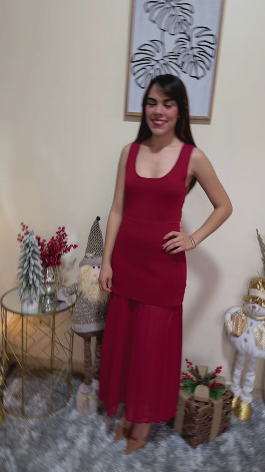 Vestido ajustado con delicado detalle plisado