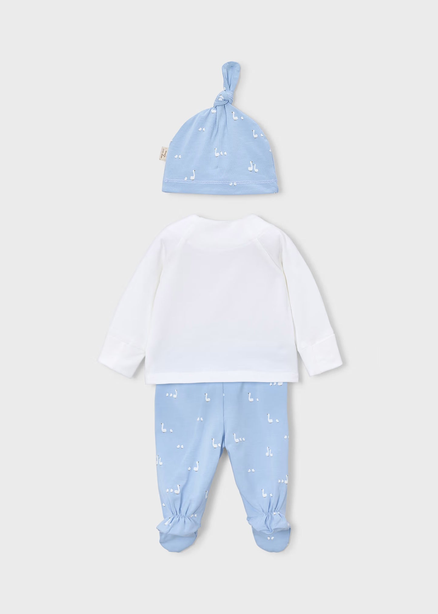 conjunto con gorro recién nacido